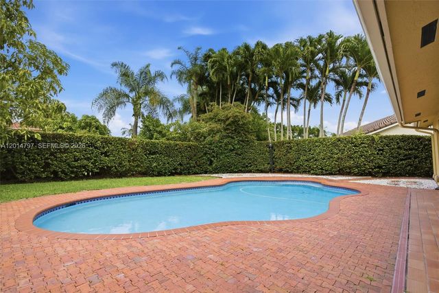 14941 SW 45th Ter, Miami, FL 33185