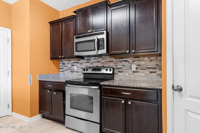 16215 STANIS Court, Jacksonville, FL 32218