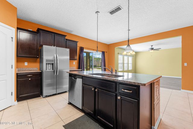 16215 STANIS Court, Jacksonville, FL 32218