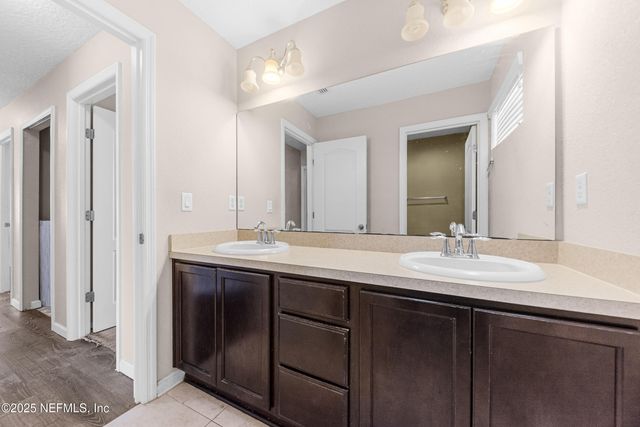 16215 STANIS Court, Jacksonville, FL 32218