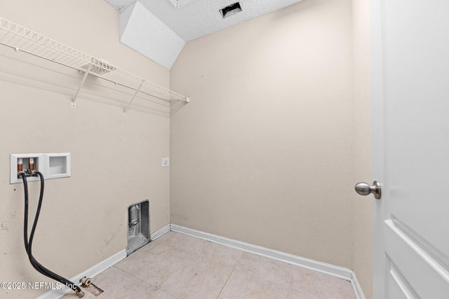 16215 STANIS Court, Jacksonville, FL 32218