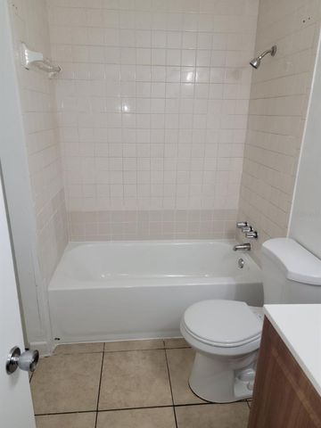 1216 KENNEDY ROAD 8, Daytona Beach, FL 32117