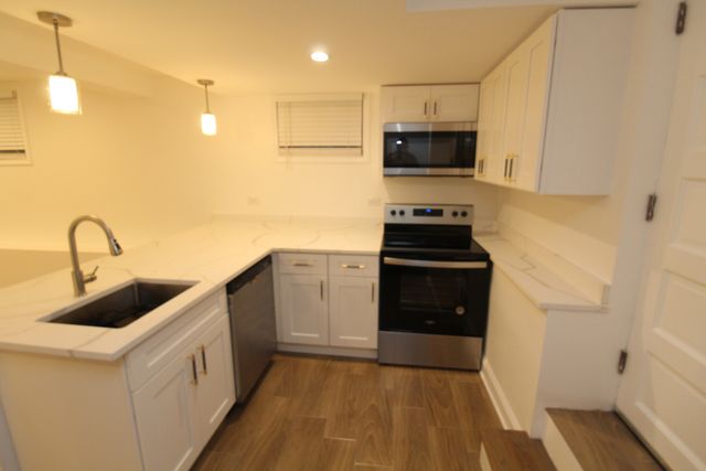 5805 N Richmond Street G, Chicago, IL 60659