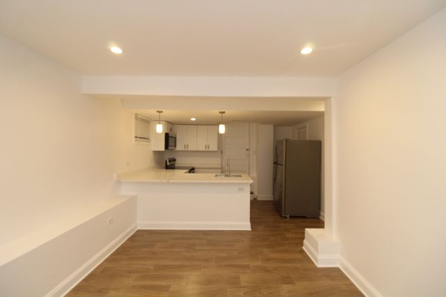 5805 N Richmond Street G, Chicago, IL 60659