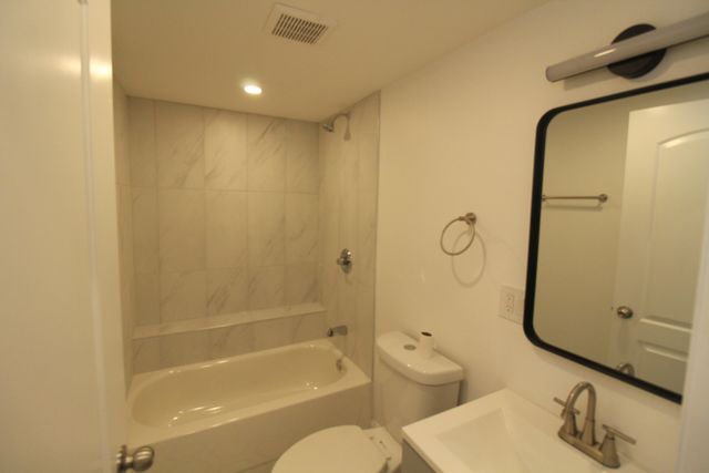 5805 N Richmond Street G, Chicago, IL 60659