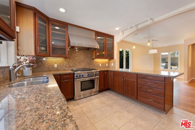 4948 Petit Avenue, Encino (los Angeles), CA 91436