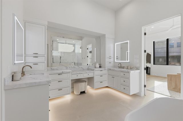 544 Cascade Street, Bellaire, TX 77401