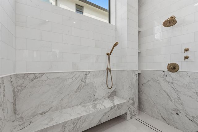 544 Cascade Street, Bellaire, TX 77401