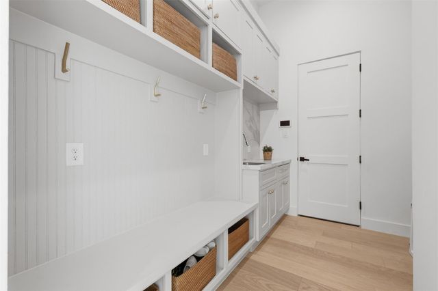 544 Cascade Street, Bellaire, TX 77401