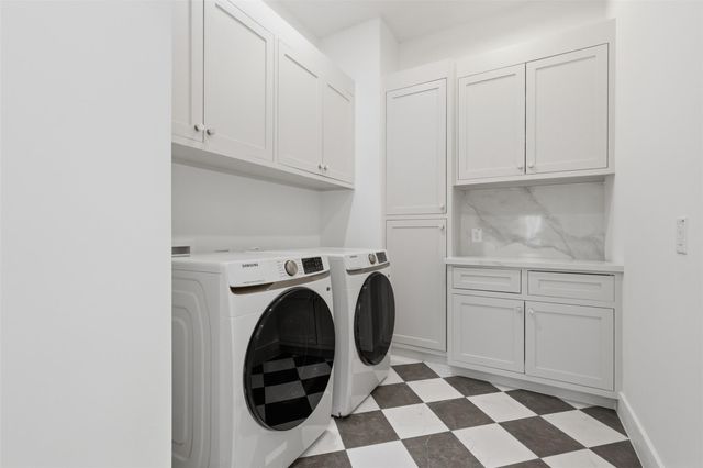 544 Cascade Street, Bellaire, TX 77401