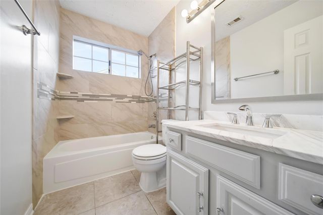 3039 Creek Manor Drive, Kingwood, TX 77339