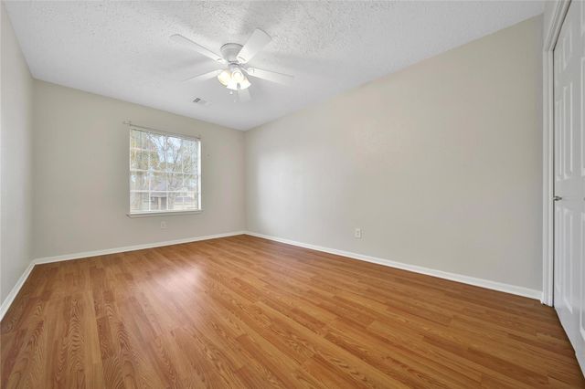 3039 Creek Manor Drive, Kingwood, TX 77339