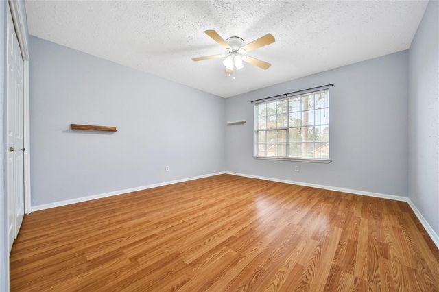 3039 Creek Manor Drive, Kingwood, TX 77339