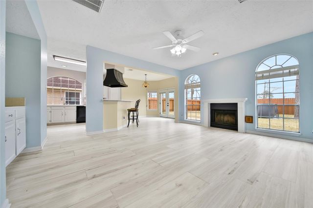 3039 Creek Manor Drive, Kingwood, TX 77339