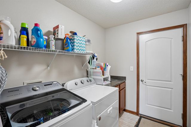 1505 W Henderson Place, Indianola, IA 50125