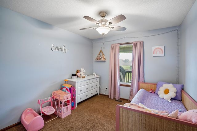 1505 W Henderson Place, Indianola, IA 50125