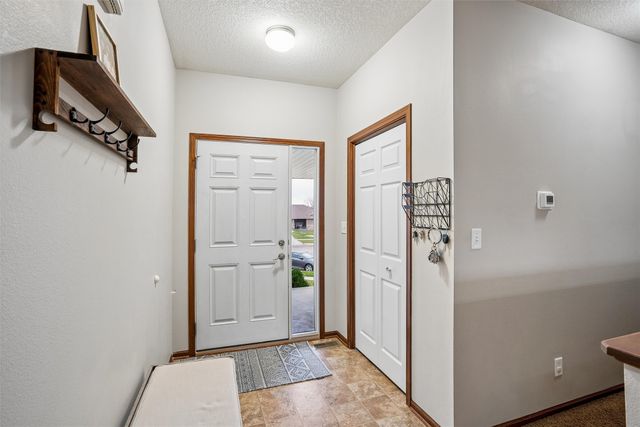 1505 W Henderson Place, Indianola, IA 50125