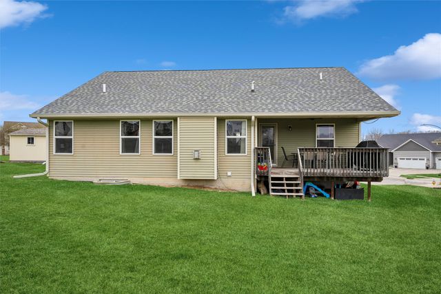 1505 W Henderson Place, Indianola, IA 50125