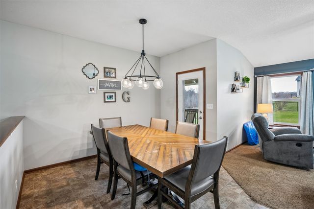 1505 W Henderson Place, Indianola, IA 50125