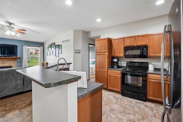 1505 W Henderson Place, Indianola, IA 50125