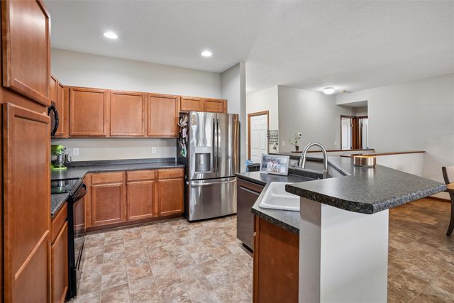 1505 W Henderson Place, Indianola, IA 50125