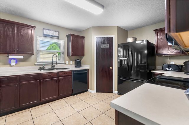 1402 Anglican Drive, Arlington, TX 76002