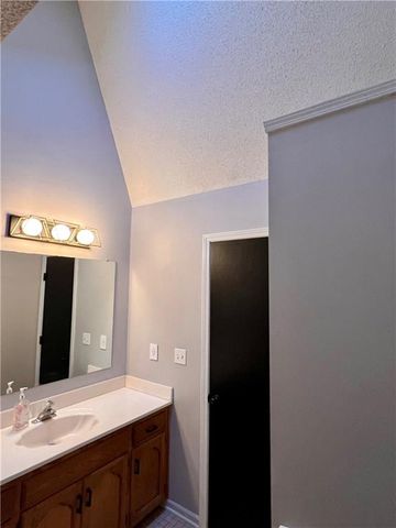 1211 24th Street, Blue Springs, MO 64015