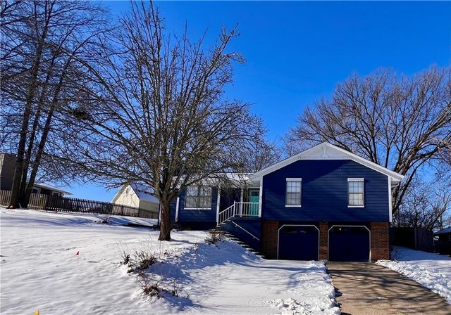 1211 24th Street, Blue Springs, MO 64015