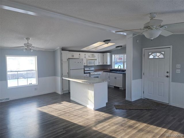 6274 Cree Ct, Flint, MI 48506