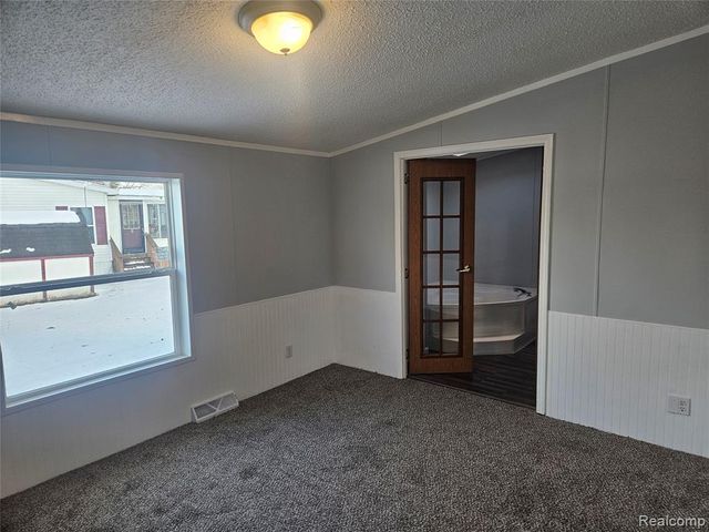 6274 Cree Ct, Flint, MI 48506