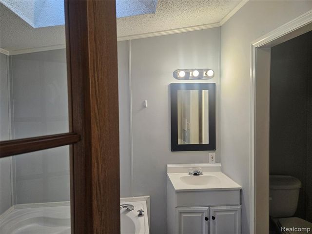 6274 Cree Ct, Flint, MI 48506