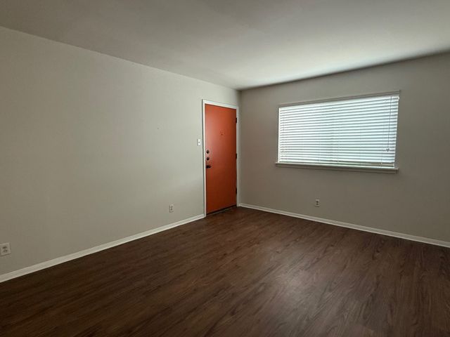 5004 Live Oak Street 111, Dallas, TX 75206