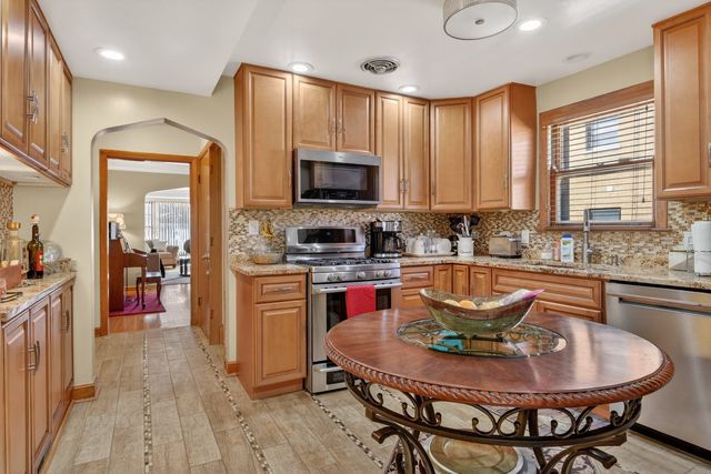 8407 S Wolcott Avenue, Chicago, IL 60620