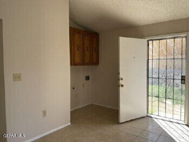 7214 Dale Road 4, El Paso, TX 79915