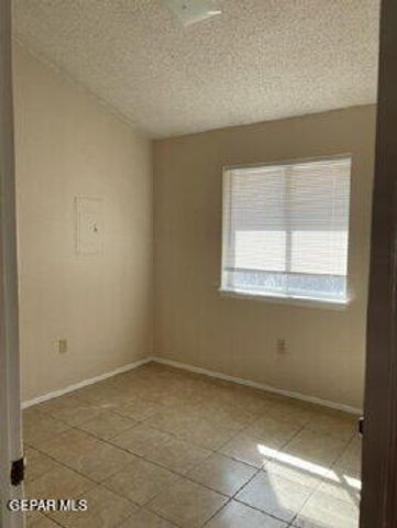 7214 Dale Road 4, El Paso, TX 79915