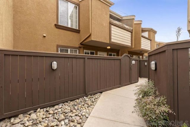 5252 Balboa Arms Dr 280, San Diego, CA 92117
