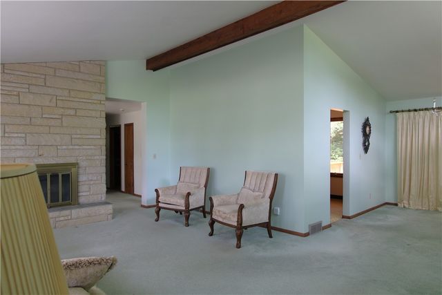 331 Roberts Ln, Neshannock Twp, PA 16105