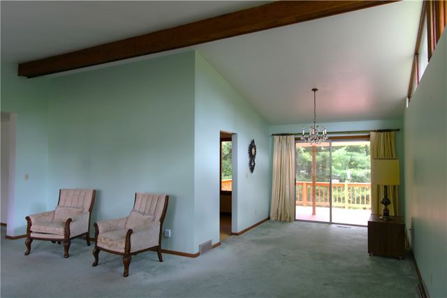 331 Roberts Ln, Neshannock Twp, PA 16105
