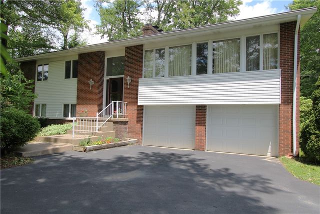 331 Roberts Ln, Neshannock Twp, PA 16105