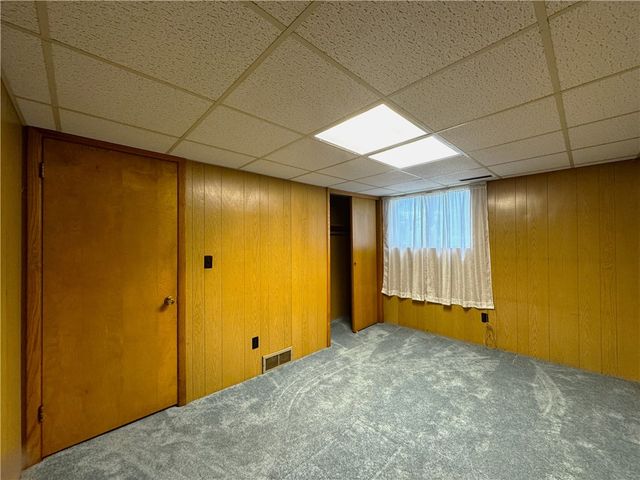 331 Roberts Ln, Neshannock Twp, PA 16105