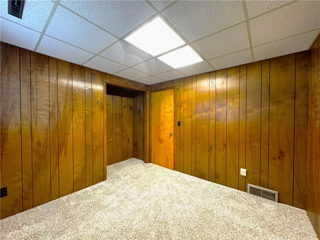 331 Roberts Ln, Neshannock Twp, PA 16105