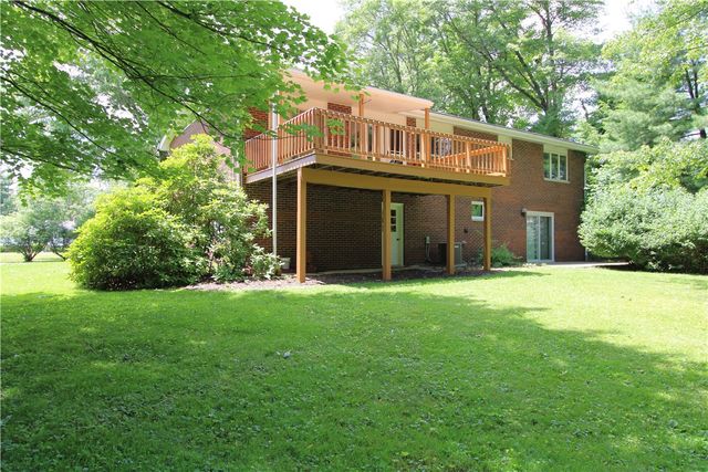 331 Roberts Ln, Neshannock Twp, PA 16105
