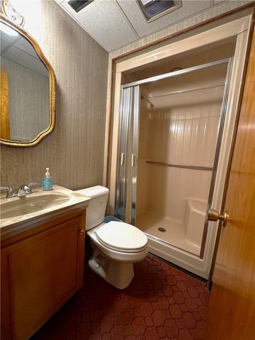 331 Roberts Ln, Neshannock Twp, PA 16105