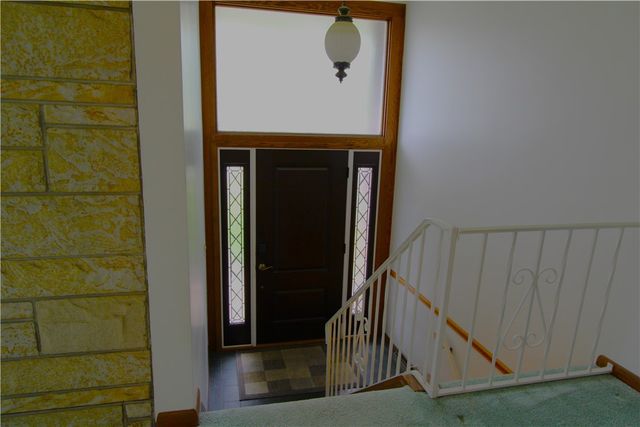 331 Roberts Ln, Neshannock Twp, PA 16105