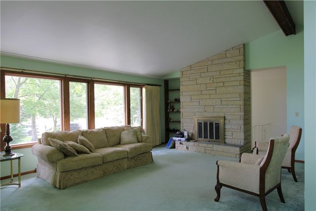 331 Roberts Ln, Neshannock Twp, PA 16105