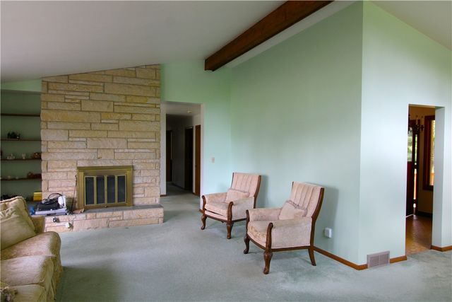 331 Roberts Ln, Neshannock Twp, PA 16105