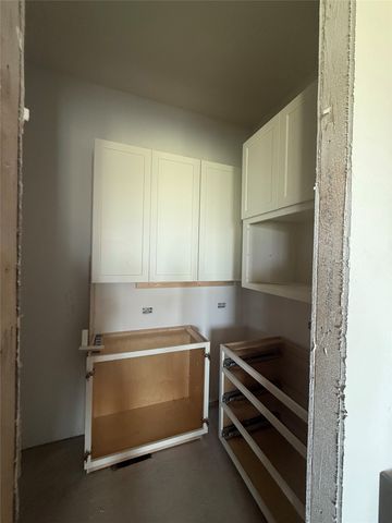 1447 S 81st Street, West Des Moines, IA 50266