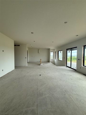 1447 S 81st Street, West Des Moines, IA 50266