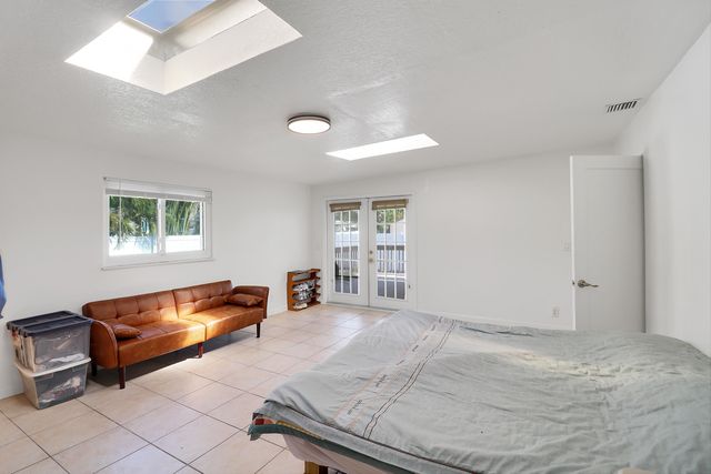 2233 NW 3RD Avenue, Boca Raton, FL 33431