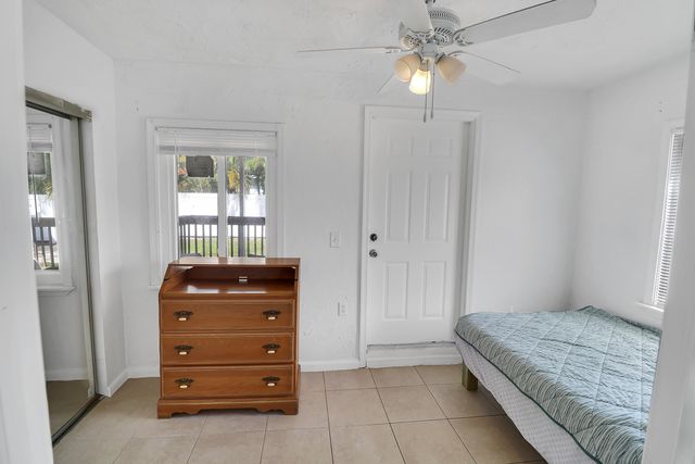 2233 NW 3RD Avenue, Boca Raton, FL 33431